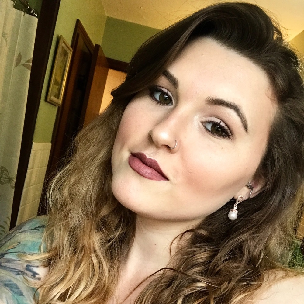 Meet your Posher, Danielle